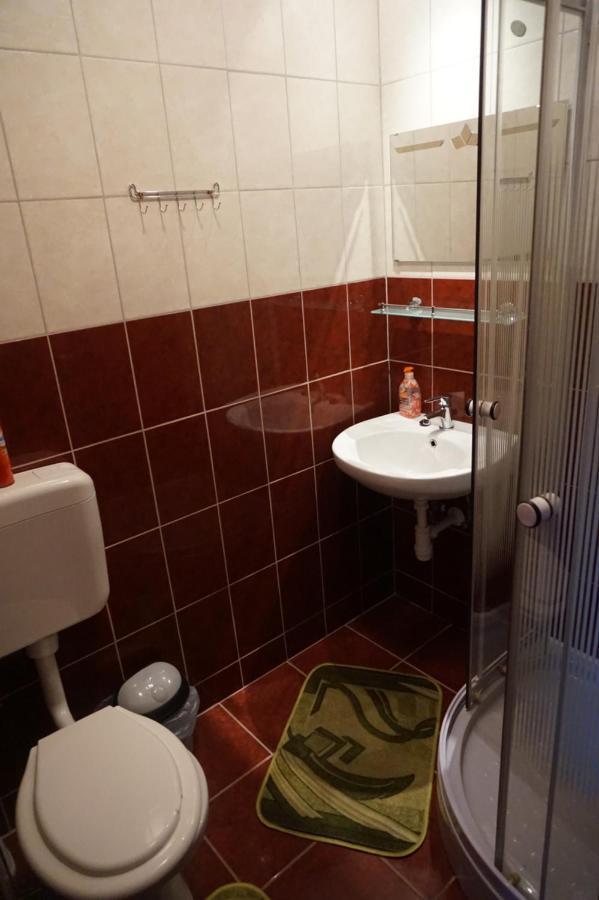 Vadrozsa Vendeghaz-Apartman Demjén Eksteriør bilde