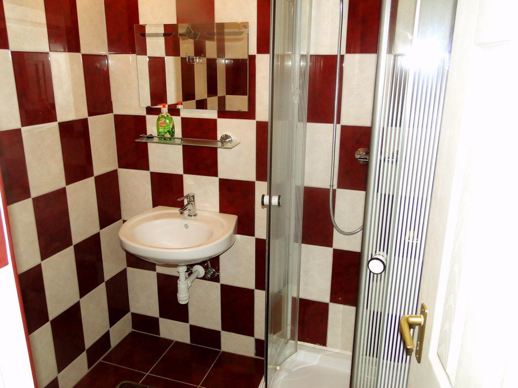 Vadrozsa Vendeghaz-Apartman Demjén Eksteriør bilde